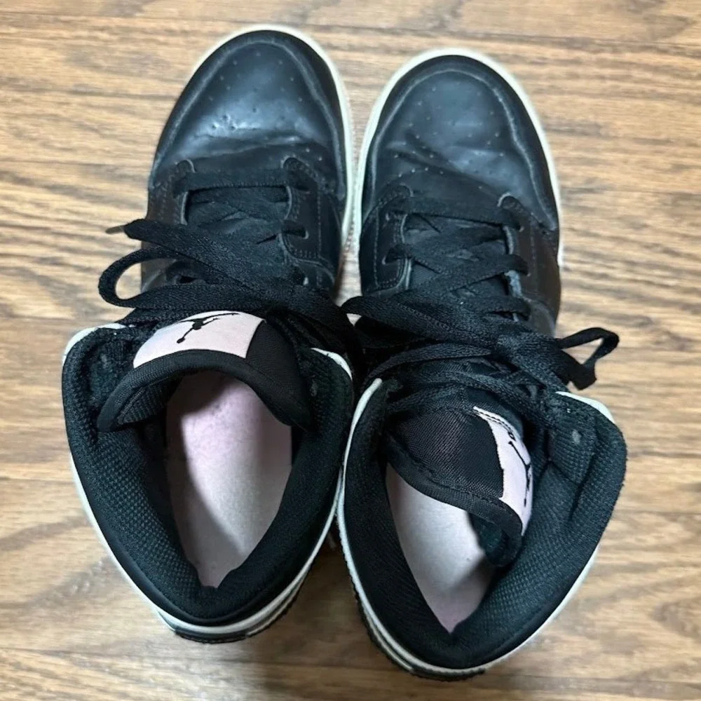 Air Jordan 1 Mid Black White Pink Youth Kids Sneakers Shoes Size 6.5Y 555112 061